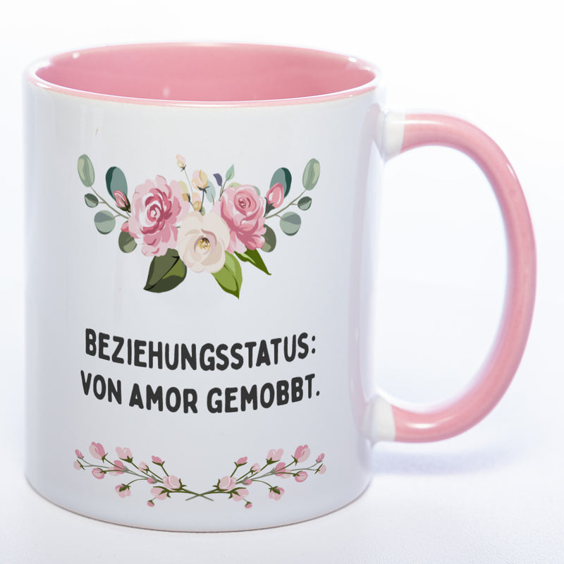 Blümchen-Tasse mit Spruch "Beziehungsstatus: von Amor gemobbt." - Lustige Kaffeetasse spülmaschinenfest