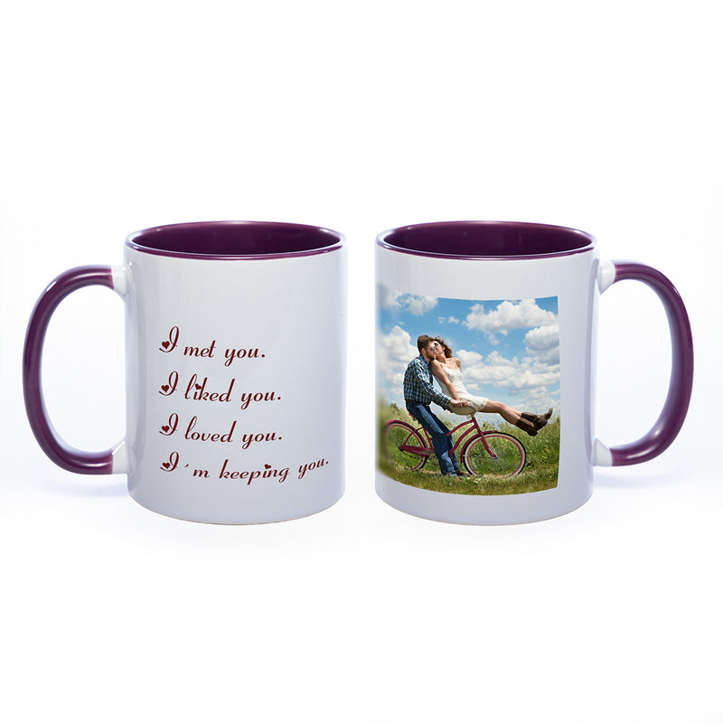 Tasse Innen und Henkel lila Ansicht beidseitig links Text rechts Foto